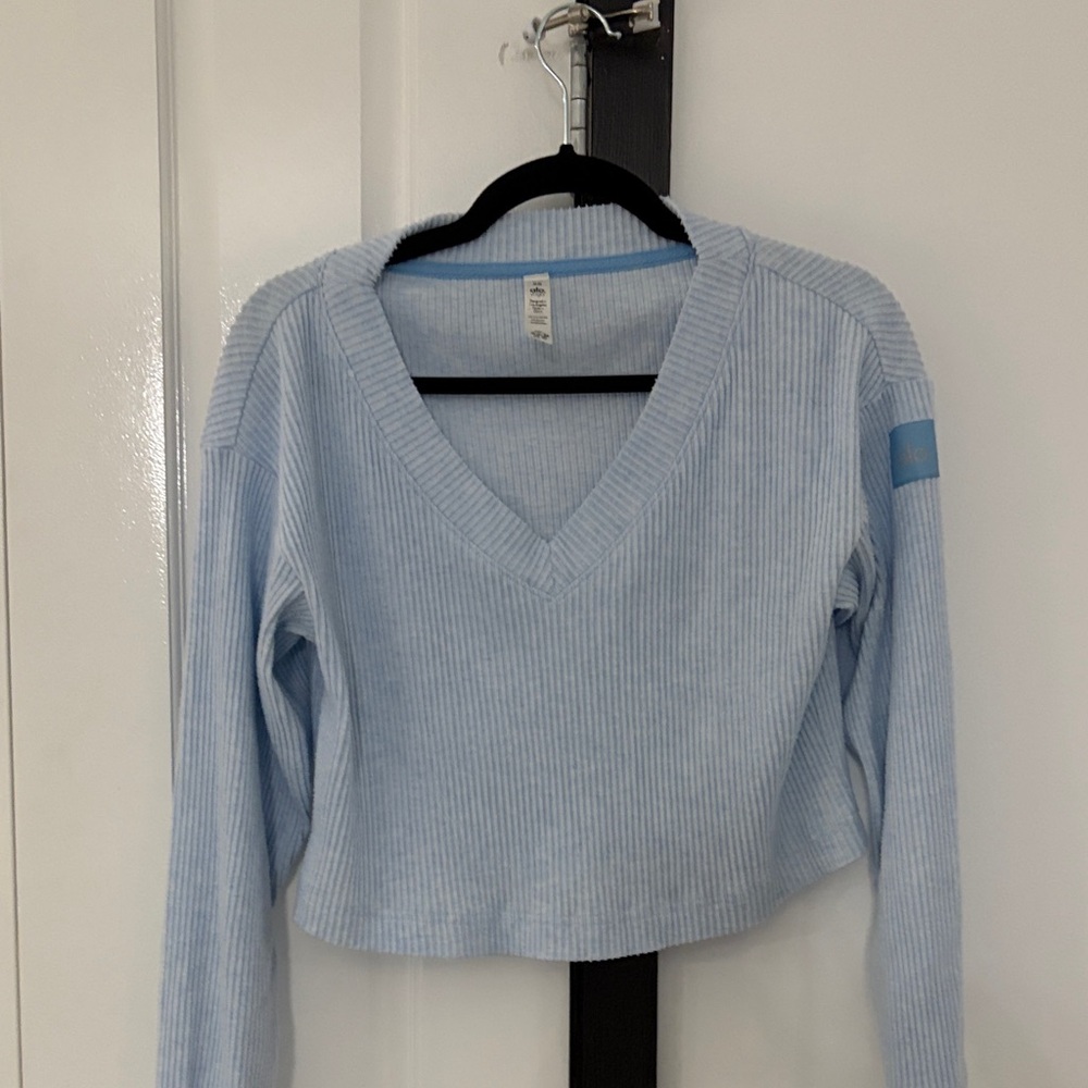 ALO Yoga Light Blue Ribbed Muse V Neck Crop Top
